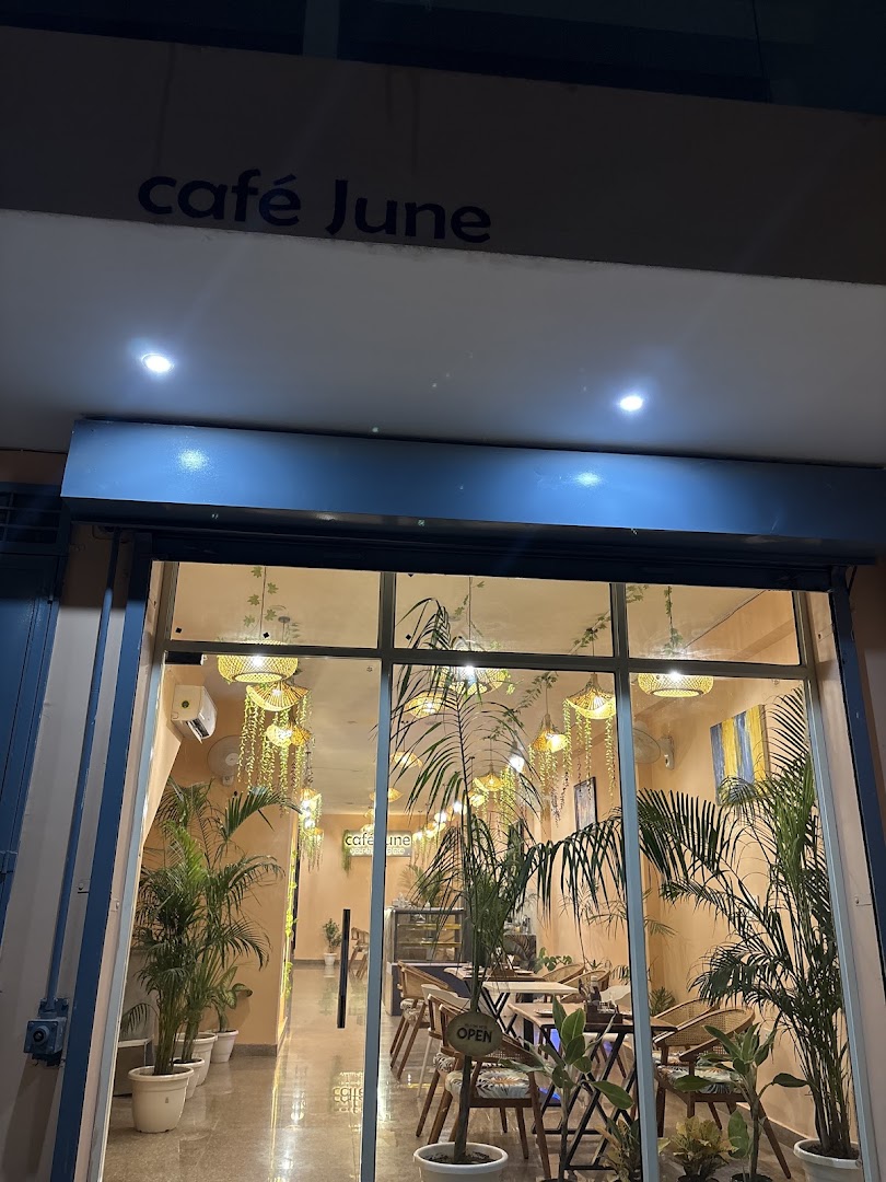 Cafe June
