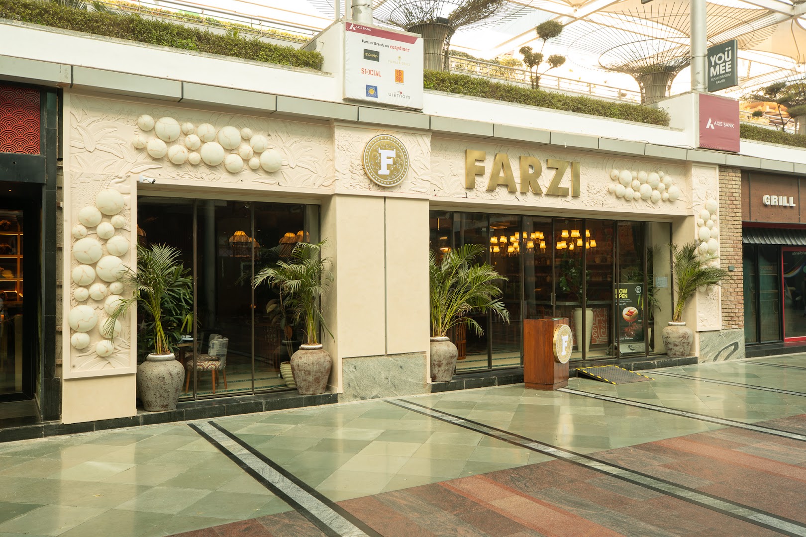 Farzi Cafe