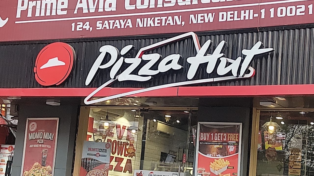 Pizza Hut | Satya Niketan, Delhi