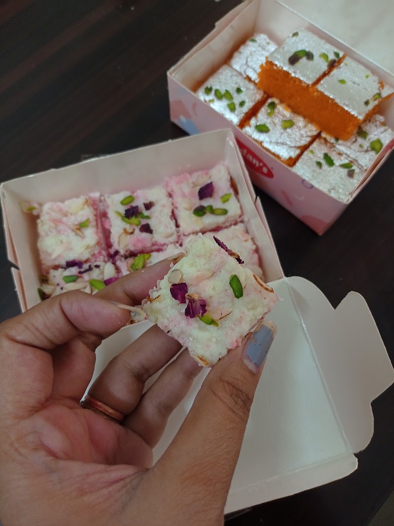 Madan Sweets & Restaurant