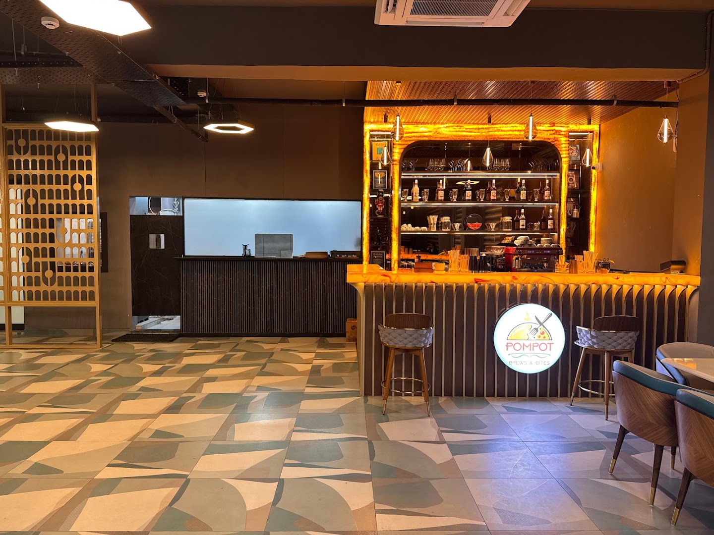 Pompot, Brews and Bites
