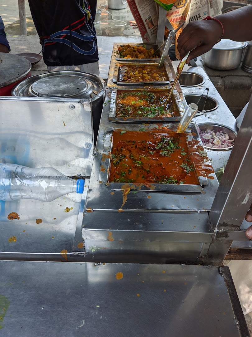 Shankar Dev Naan Luccha Pratha food stall