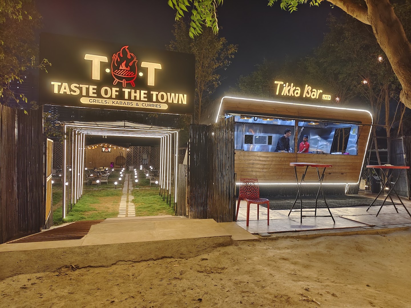 TOT: TASTE OF THE TOWN