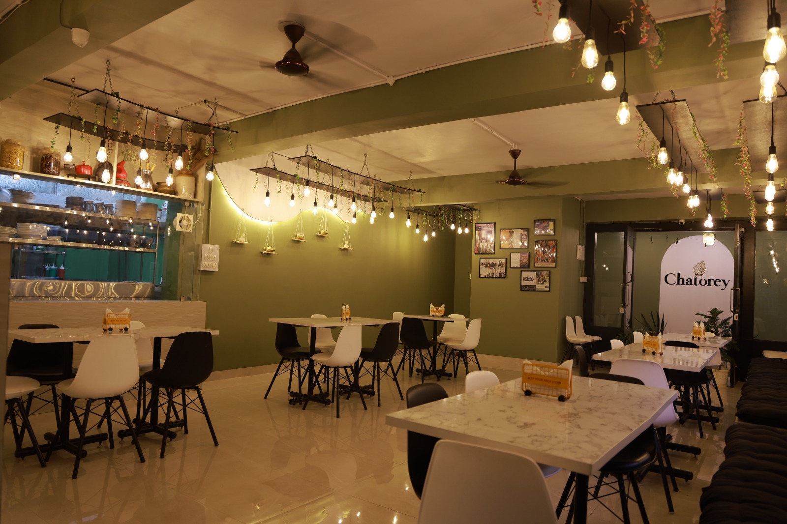 Chatorey Lounge N' Restaurant