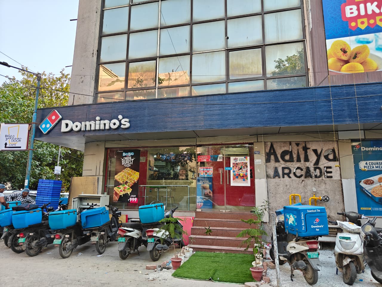 Domino's Pizza | Preet Vihar