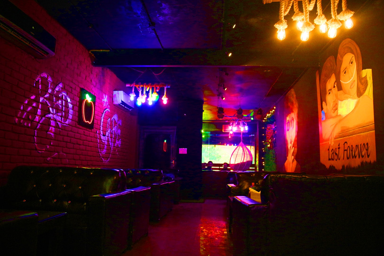 Red Apple Cafe