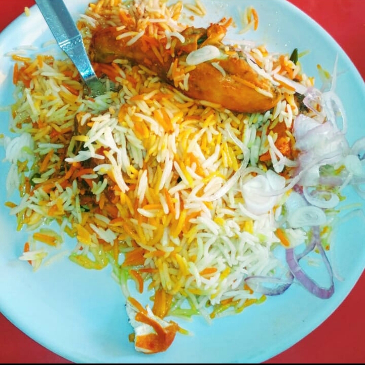 Wah lazeez chicken biryani
