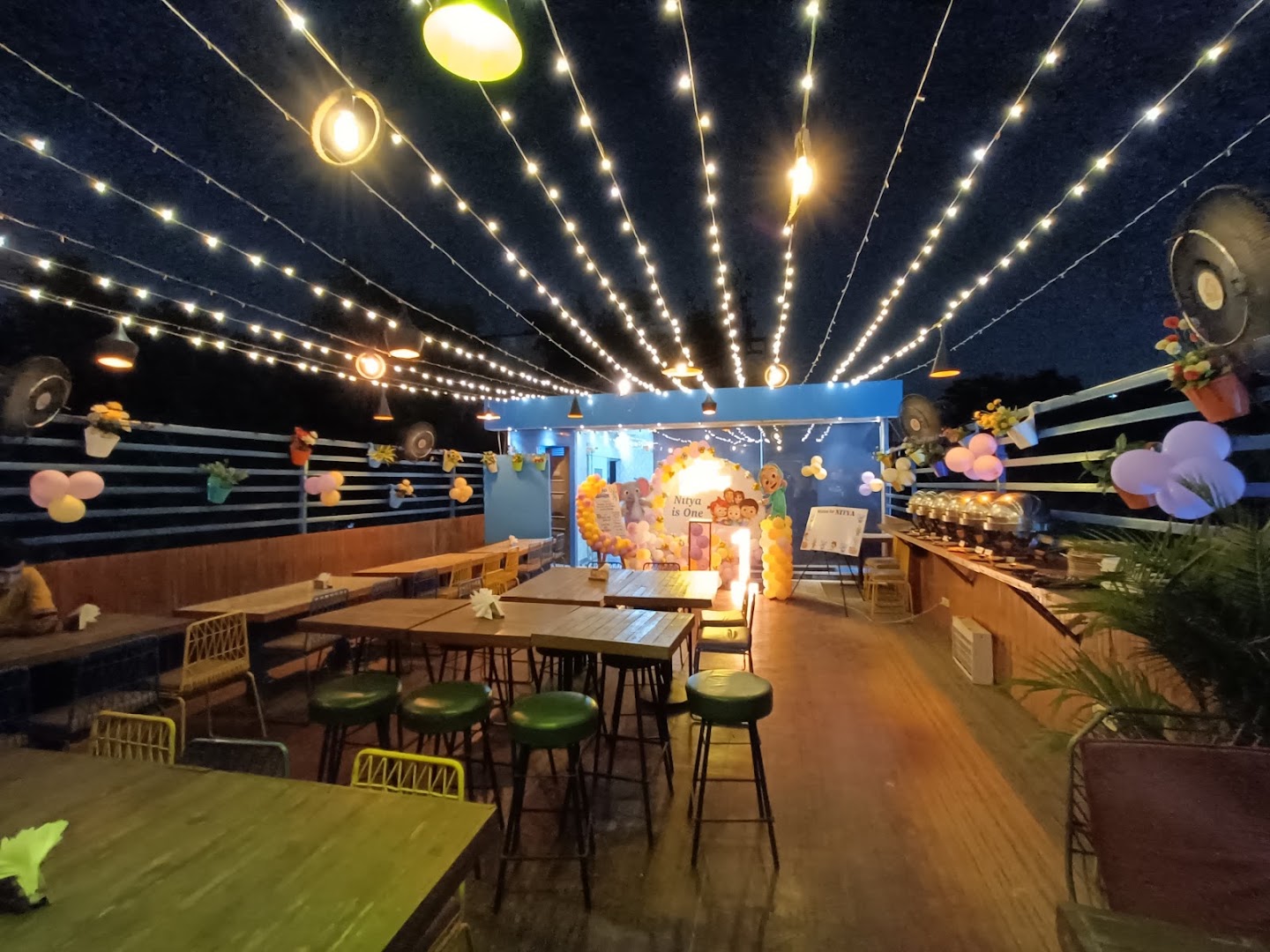 APS DOWNTOWN FAMILY RESTRO AND BAR