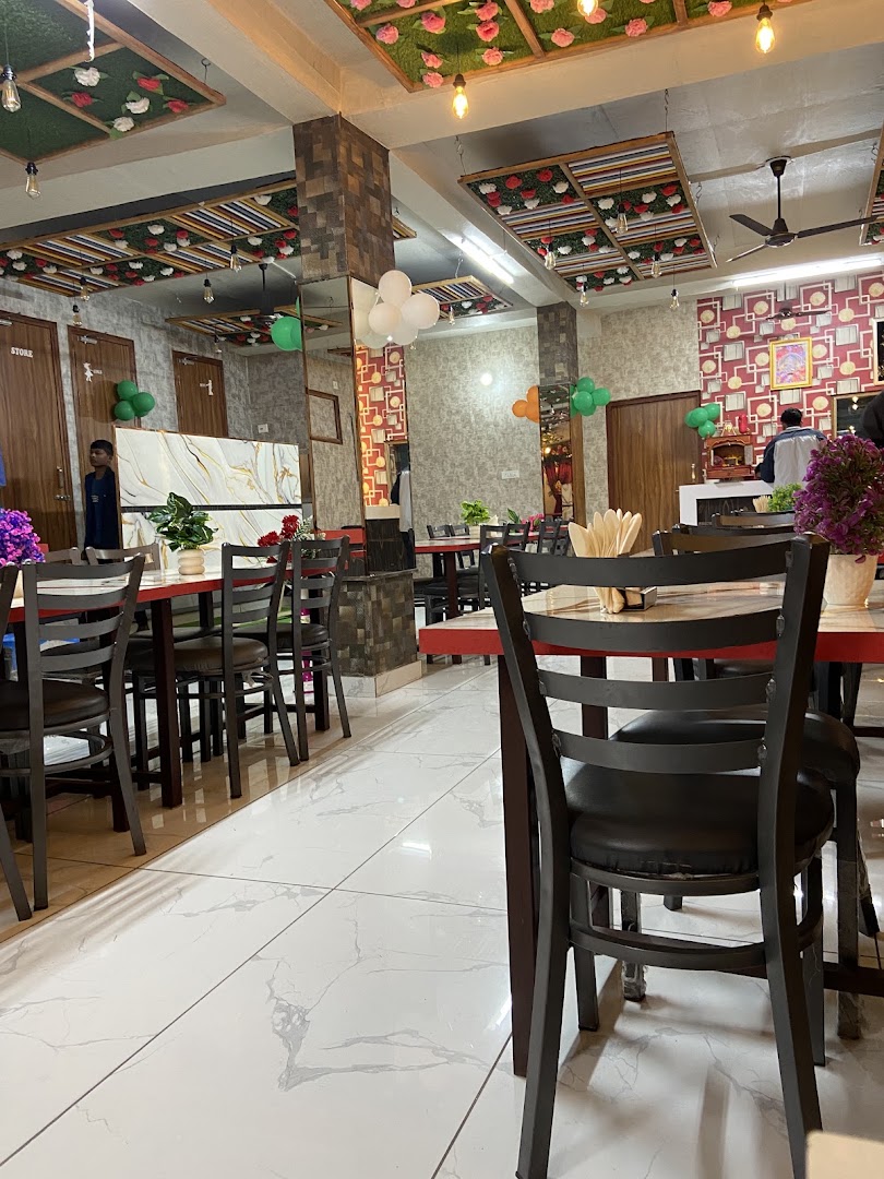 SHREEJI DELHI -6 FAMILY RESTAURANT