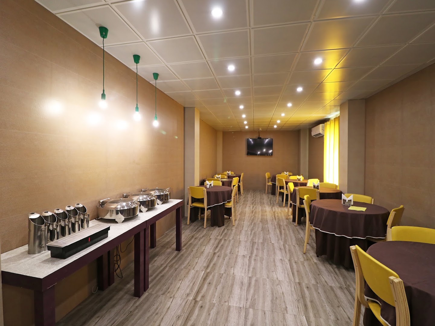 Four Square Restaurant