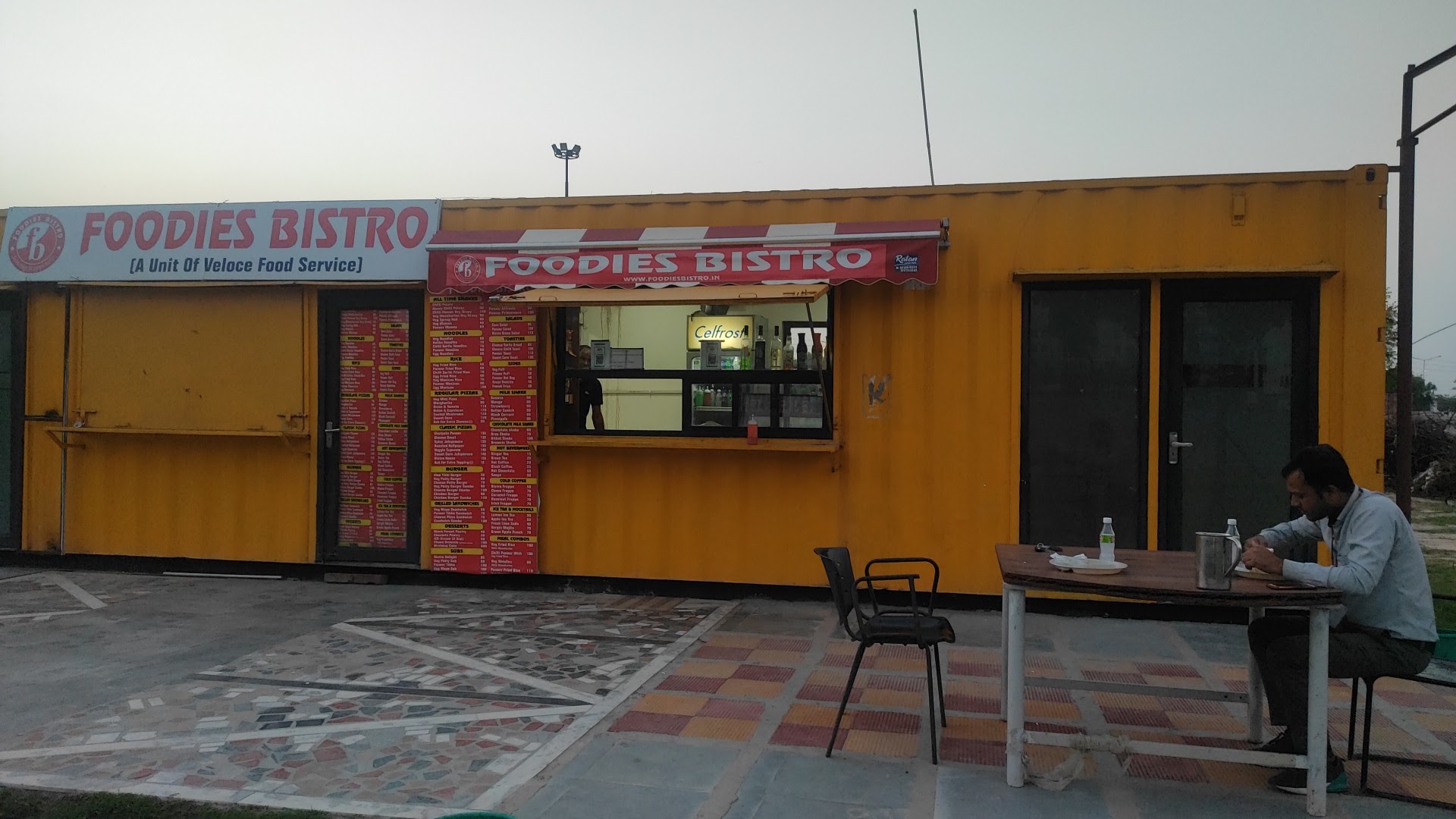 Foodies Bistro