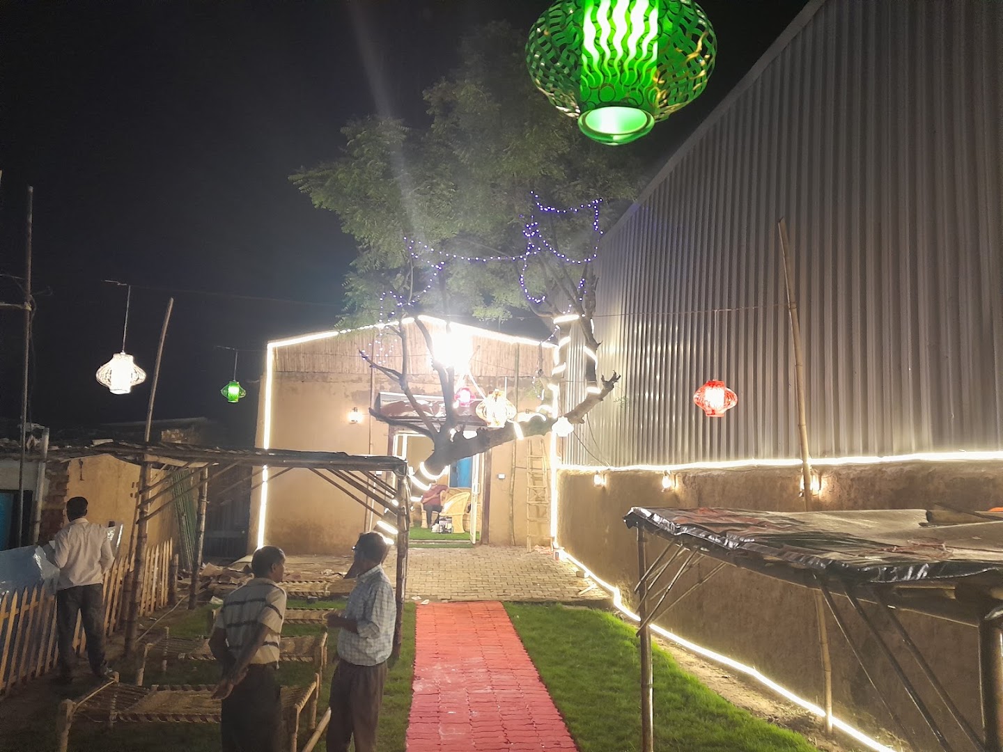 Lassi Cafe Restaurant