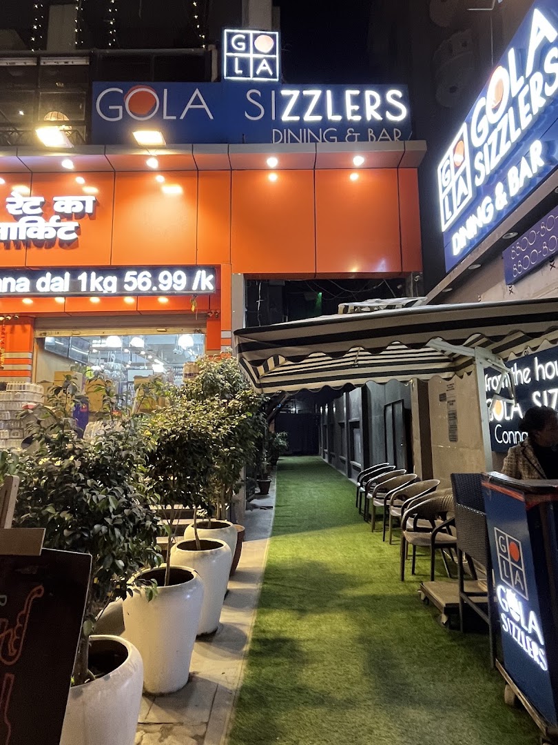 Gola Sizzlers Preet Vihar- Luxury dining and party hall