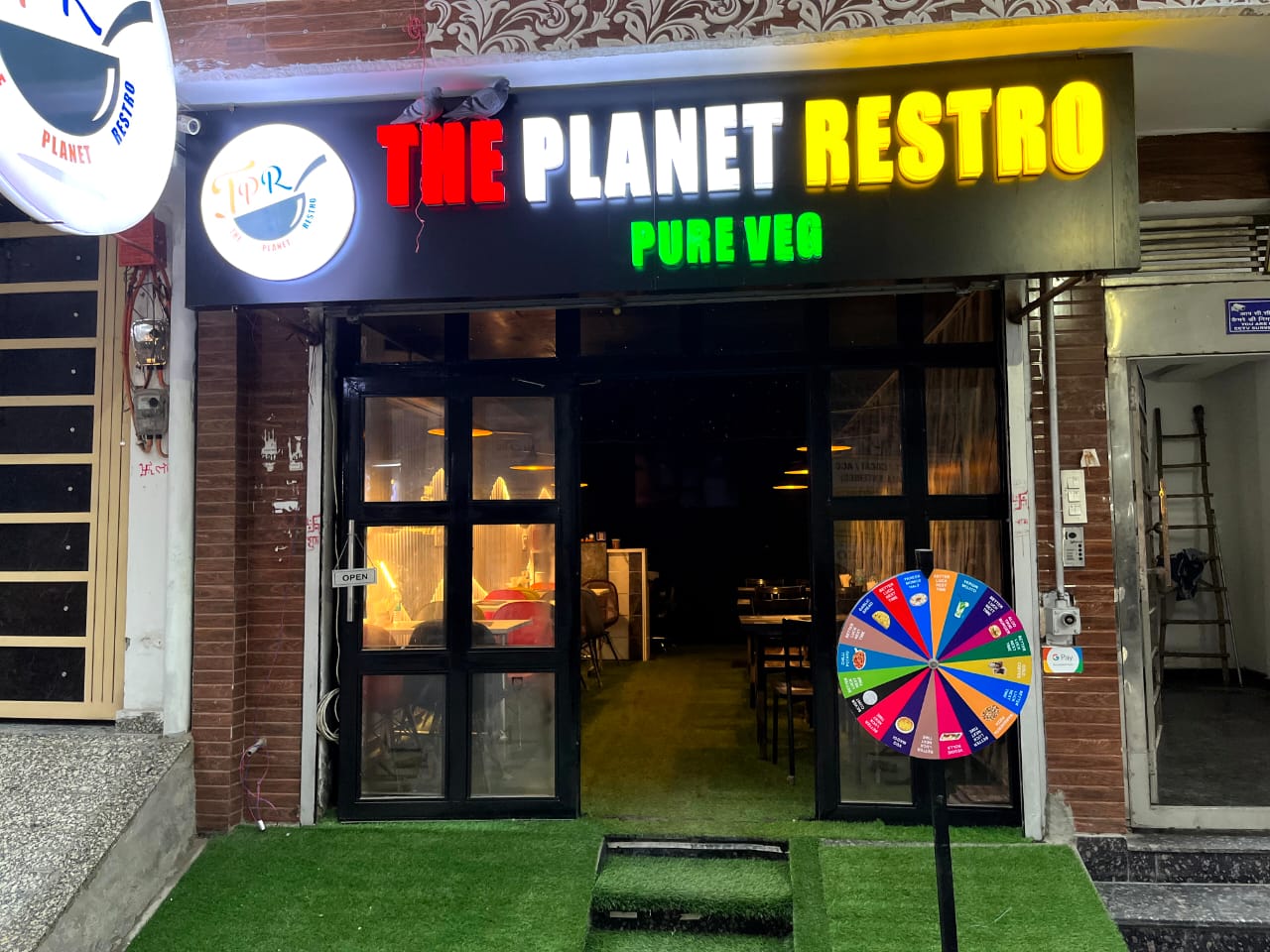 The Planet Restro