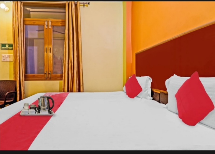 Lal Hotel