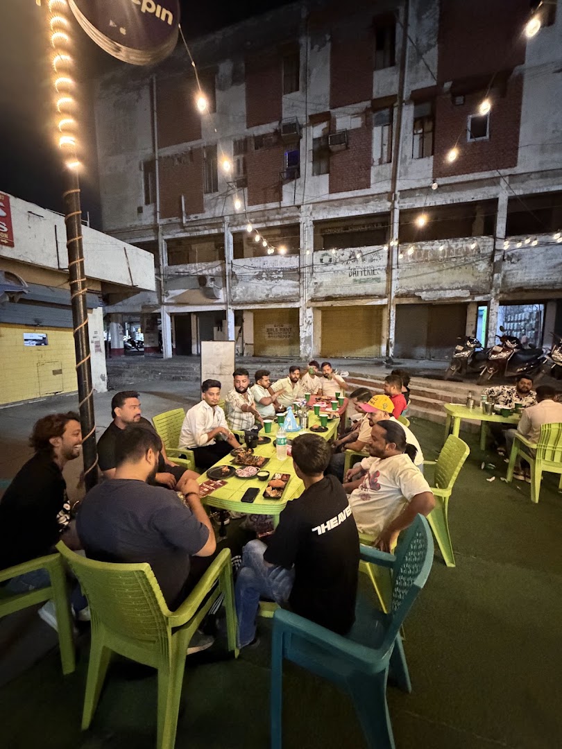 THE FOOD THERAPY RESTAURANT