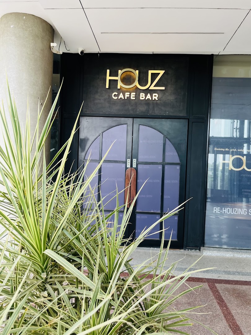 HOUZ Cafe Bar