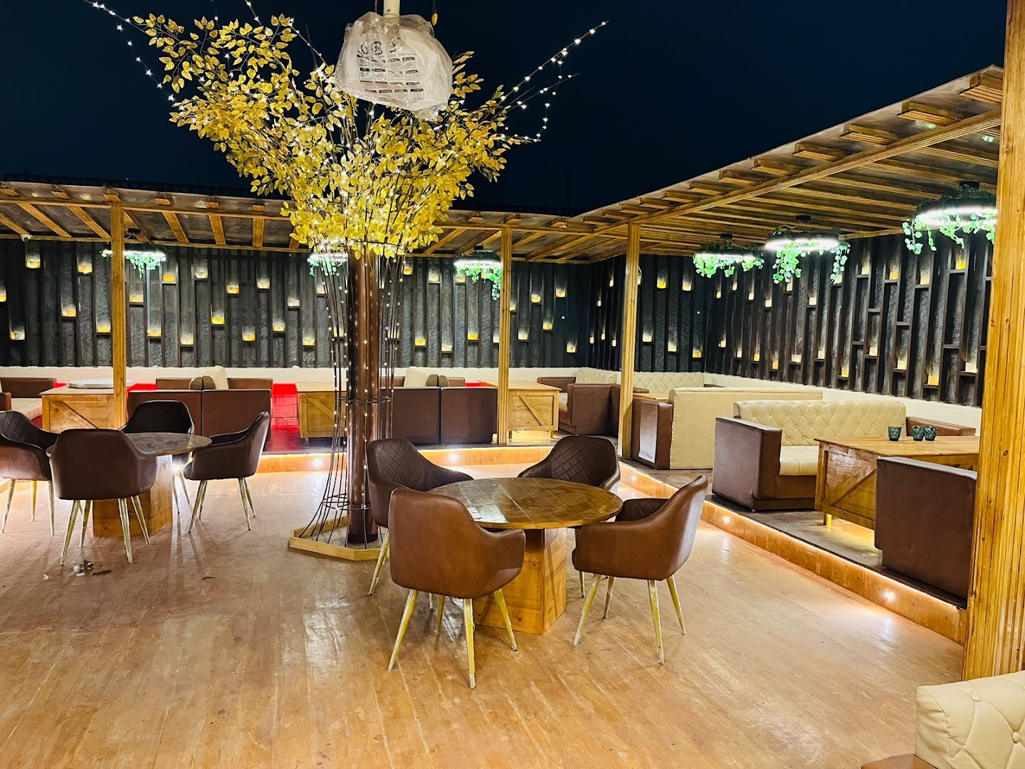 Nox Cafe & Lounge