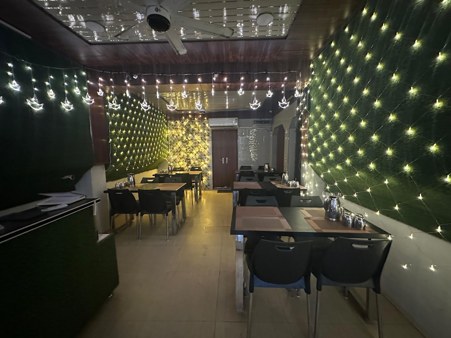 CAFE DELHI BITES