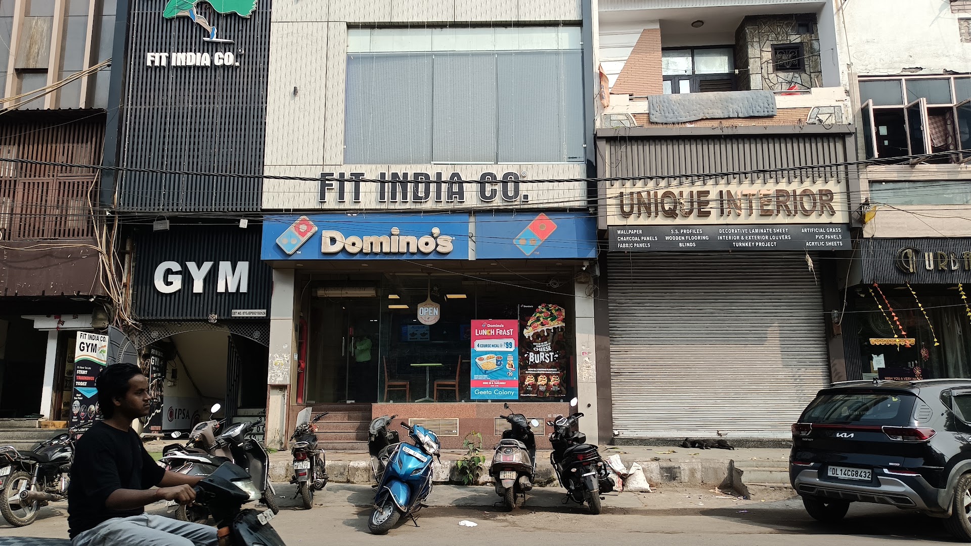 Domino's Pizza | Geeta Colony, New Delhi