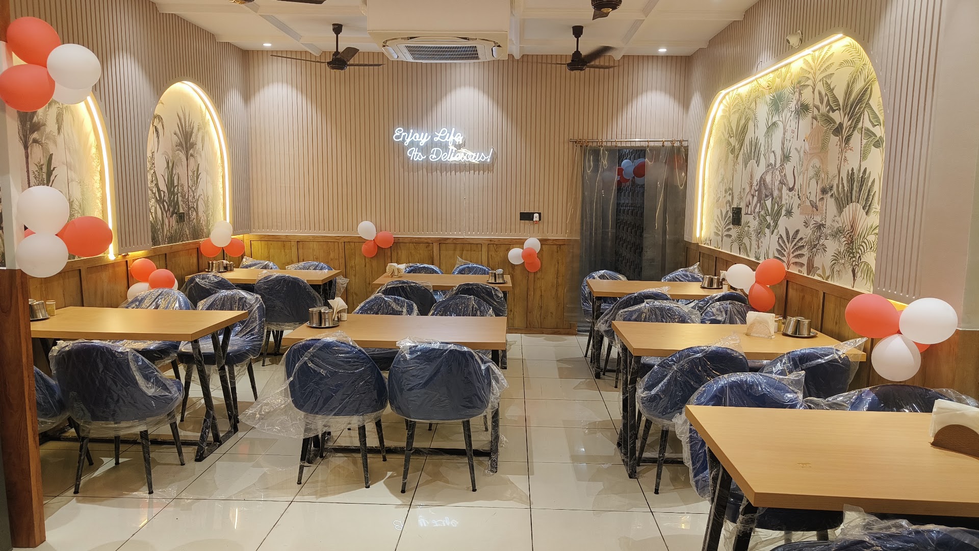 Sanduja Food Palace