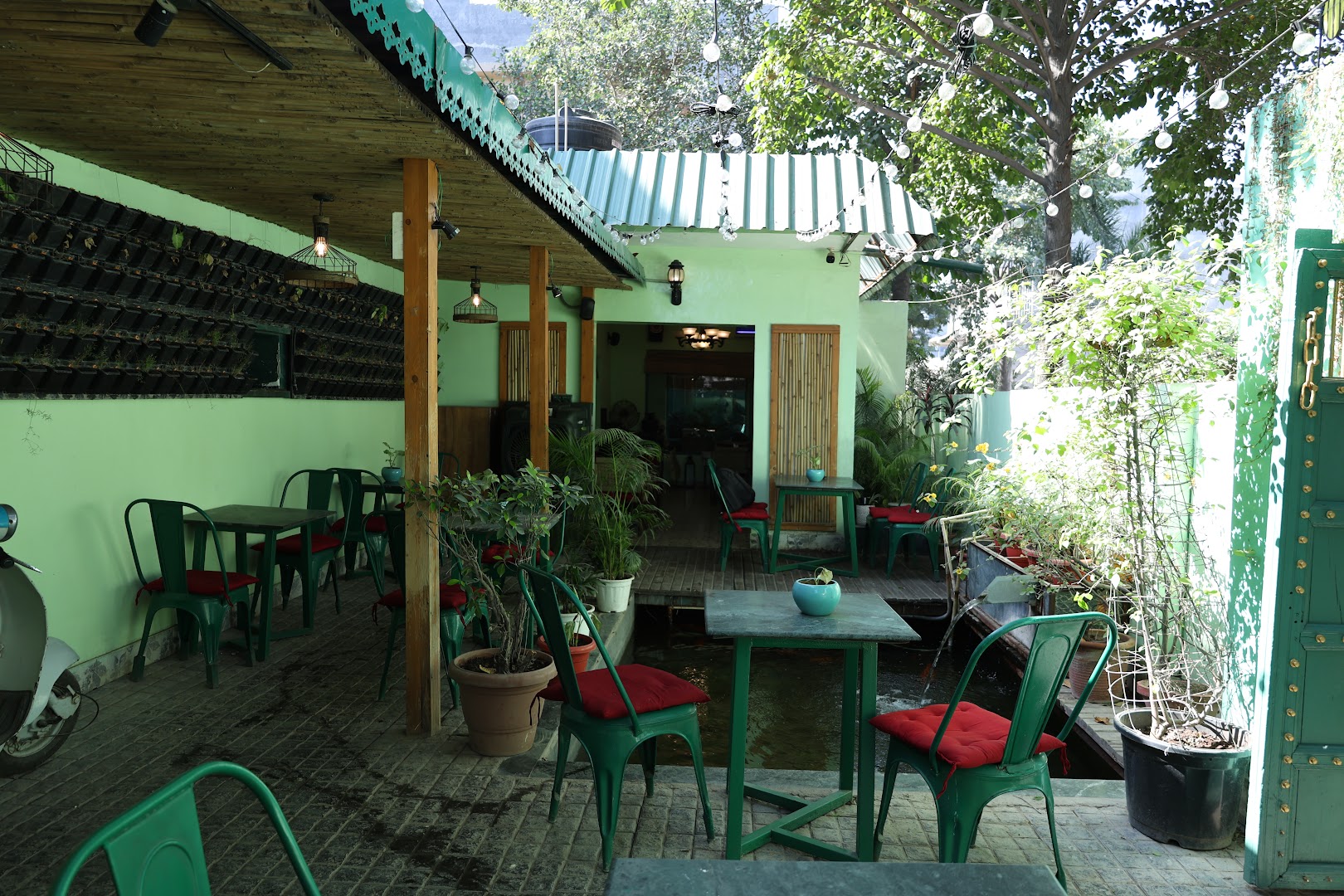 The Courtyard Diner