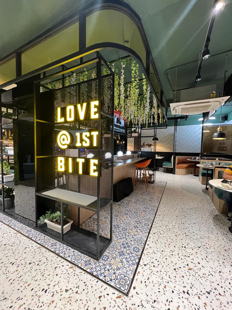 Moreish Cafe & Lounge
