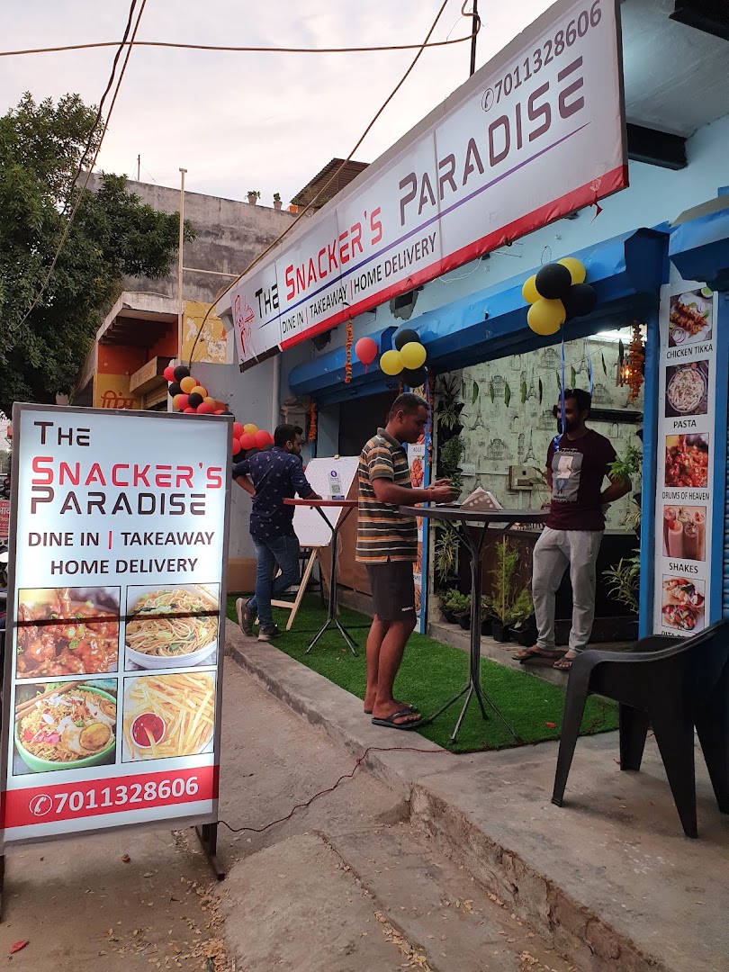 THE SNACKER'S PARADISE