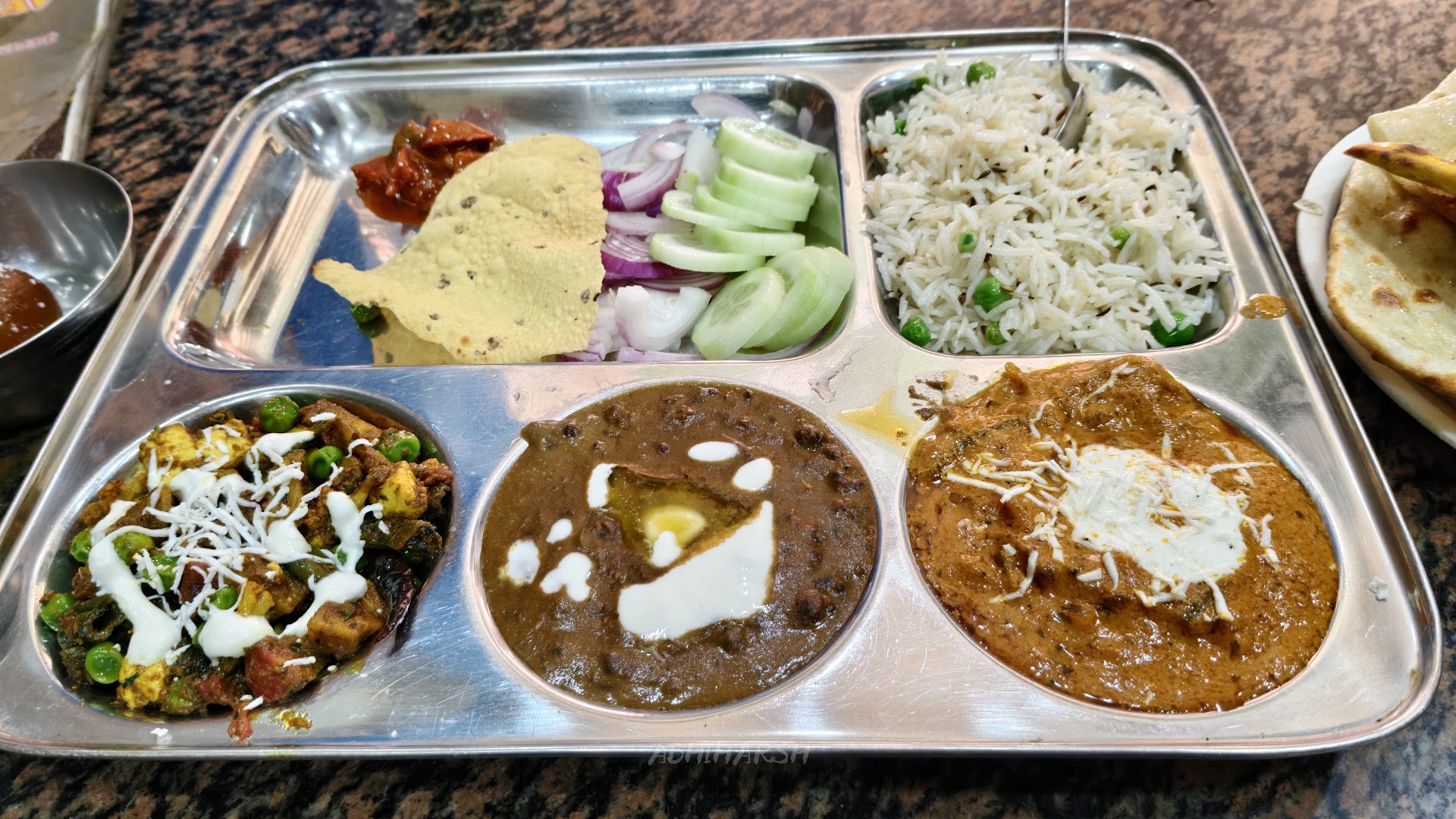 Shri Keshav Hotel & Restaurent