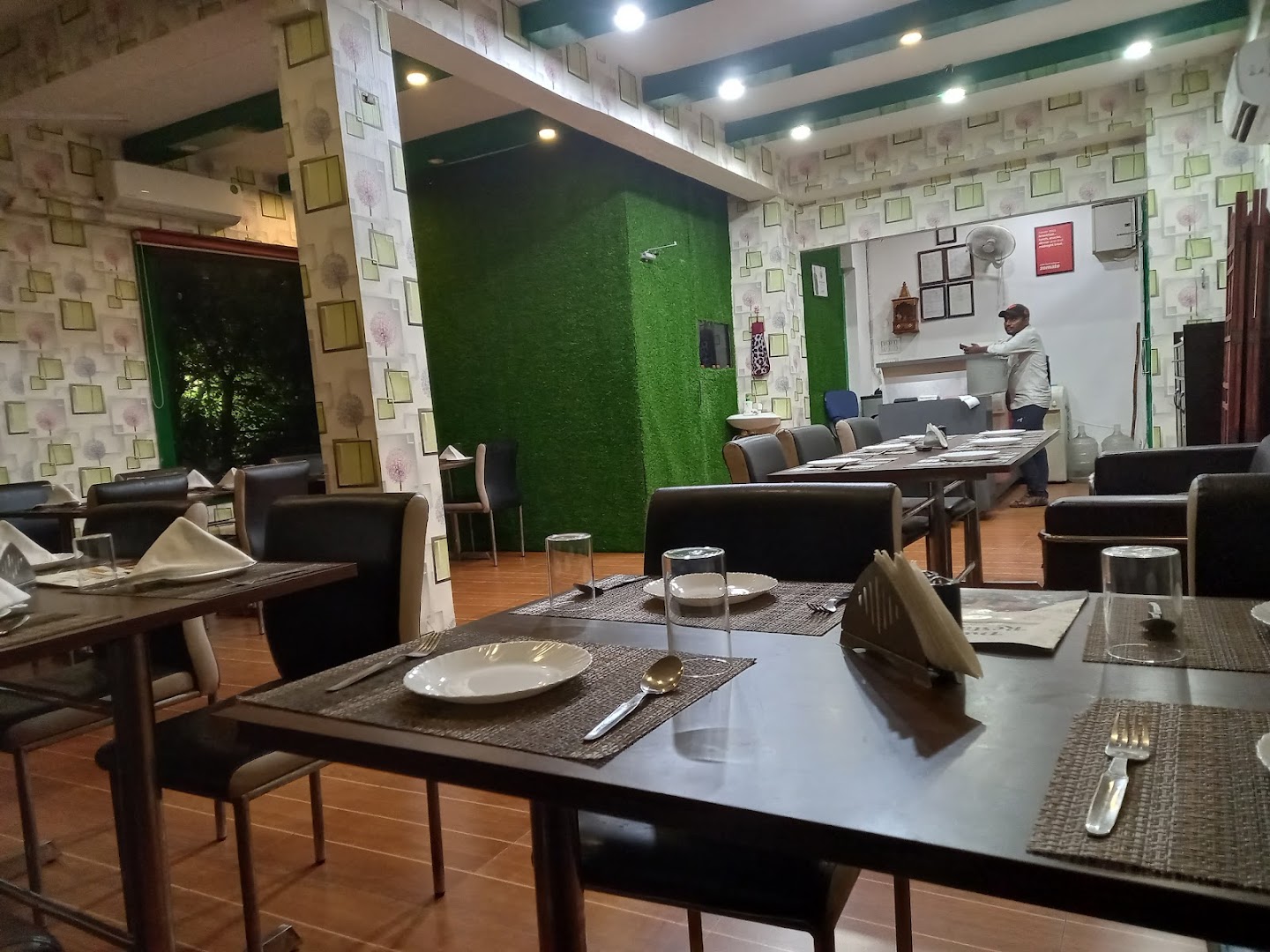 Dwarka restaurant