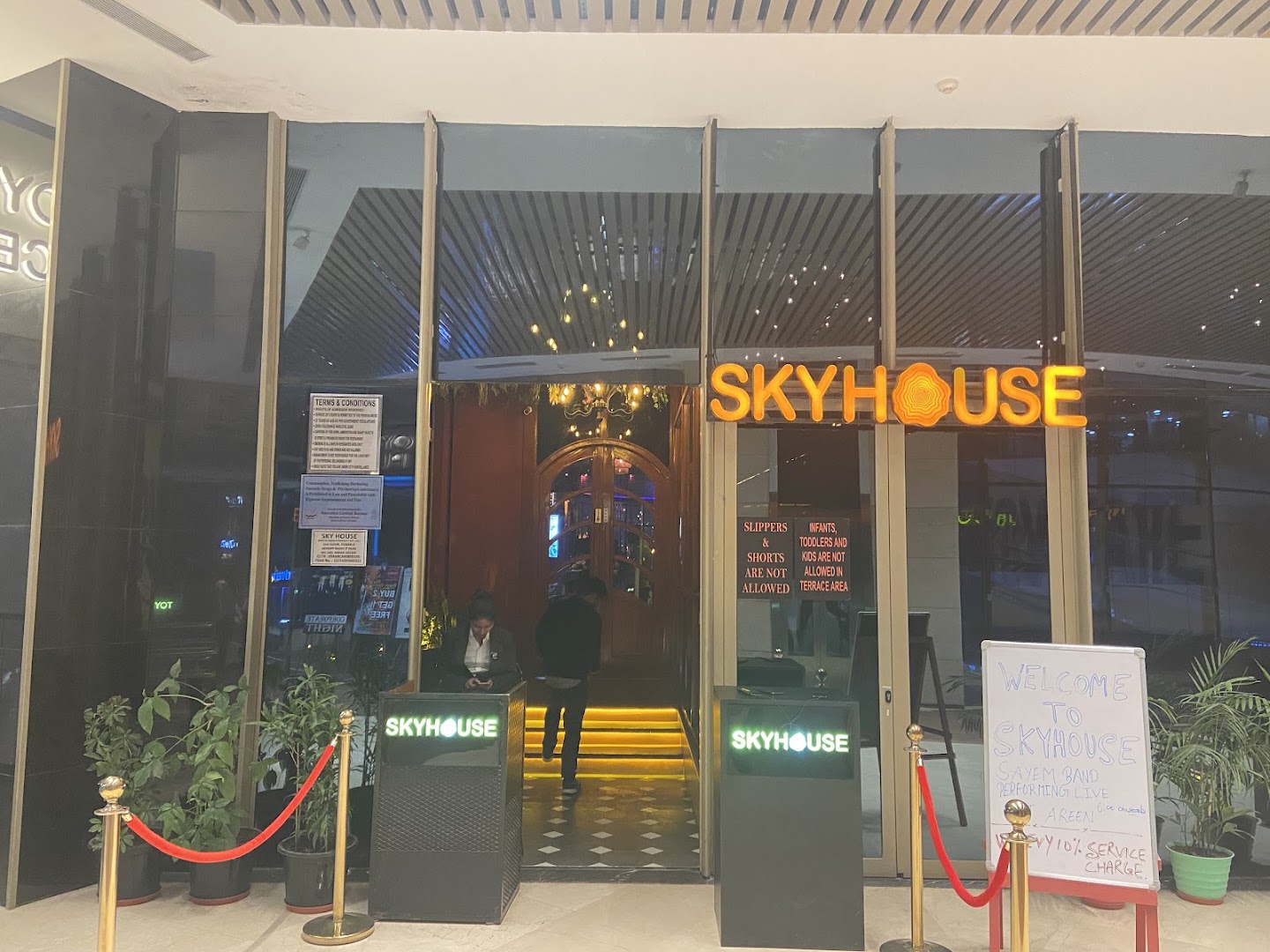 Skyhouse Cafe & Bar