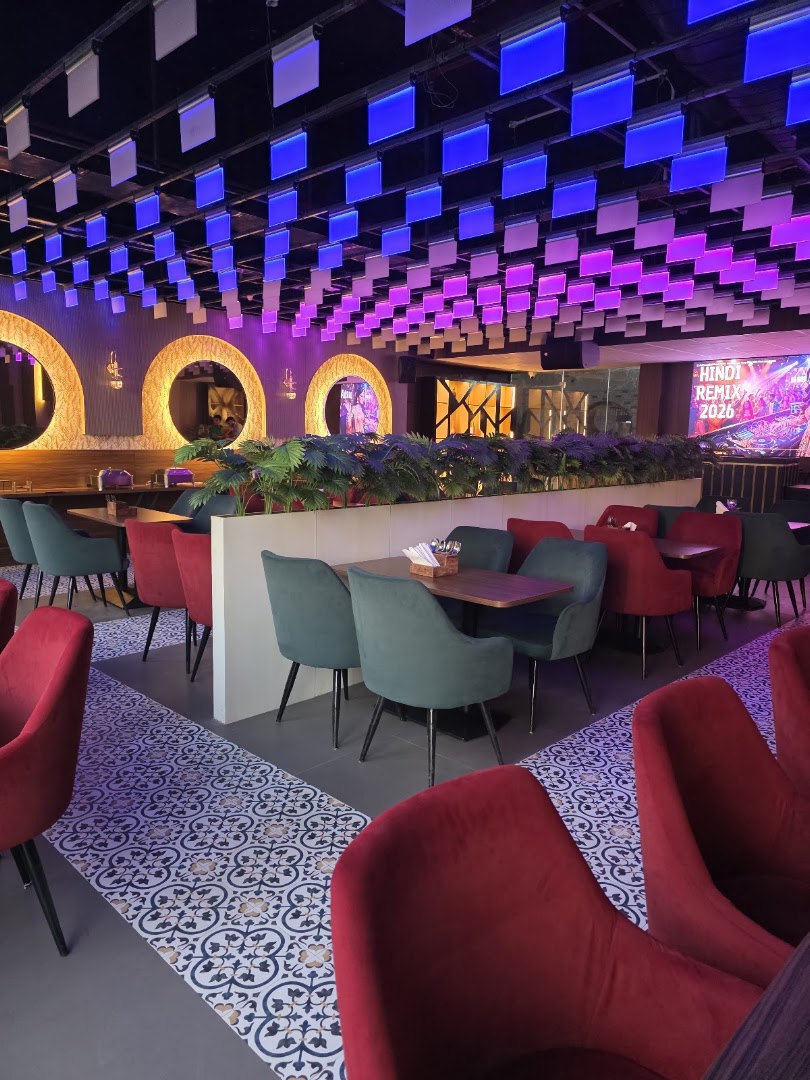WalkOn RestoBar & Club Sector 62 Noida