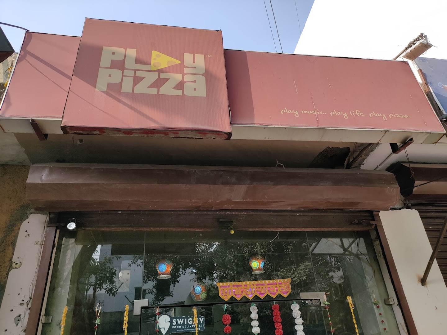 PLAY PIZZA