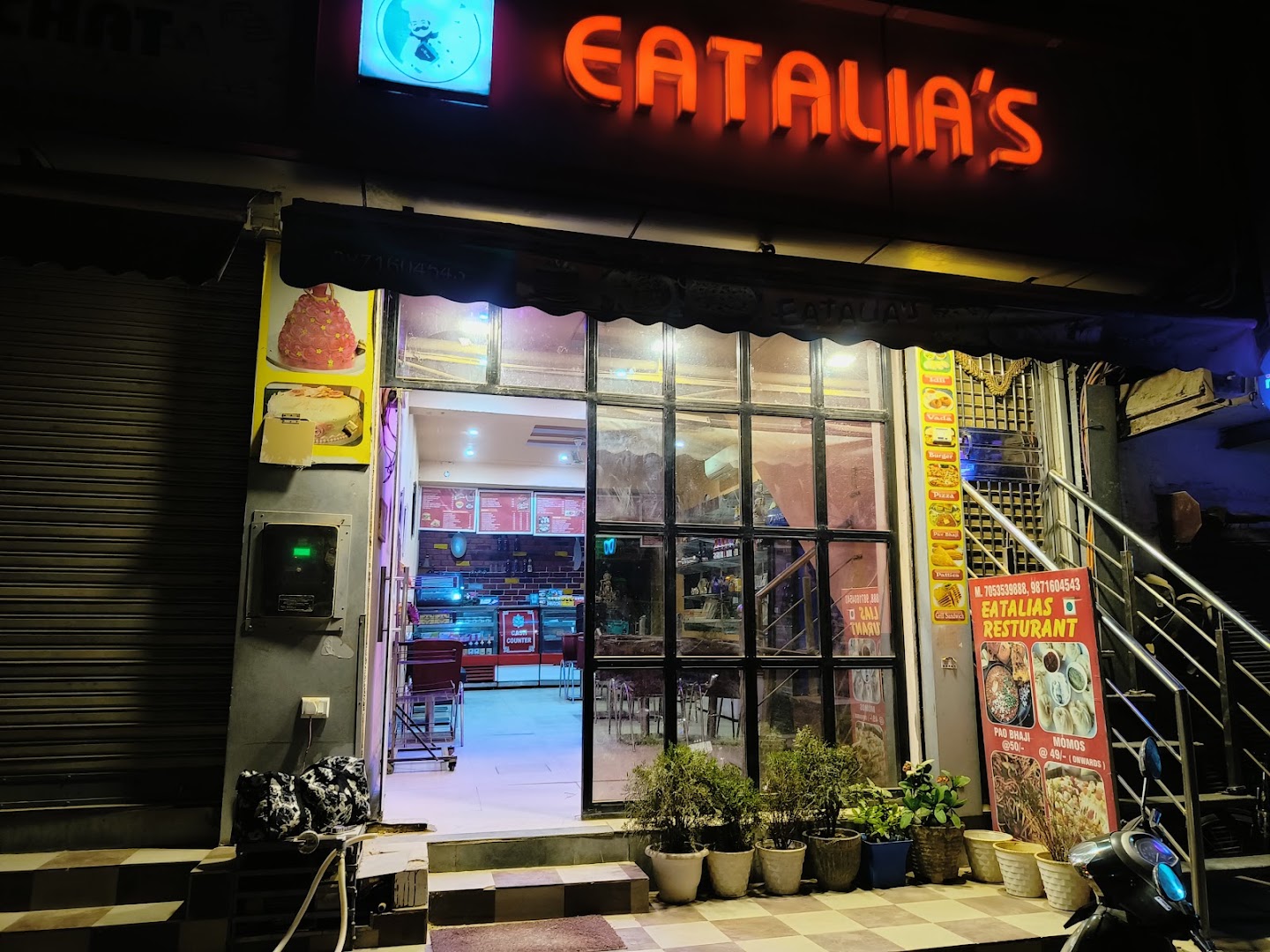 Eatalias Restaurant and bakery