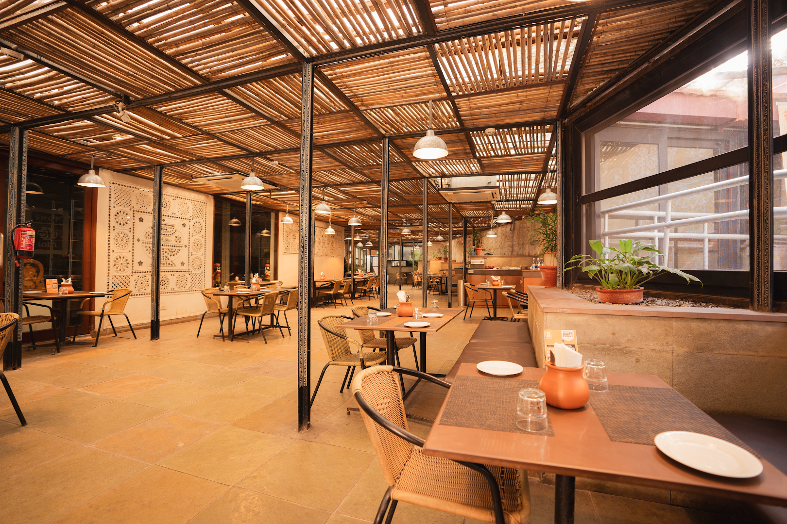 Cafe Lota