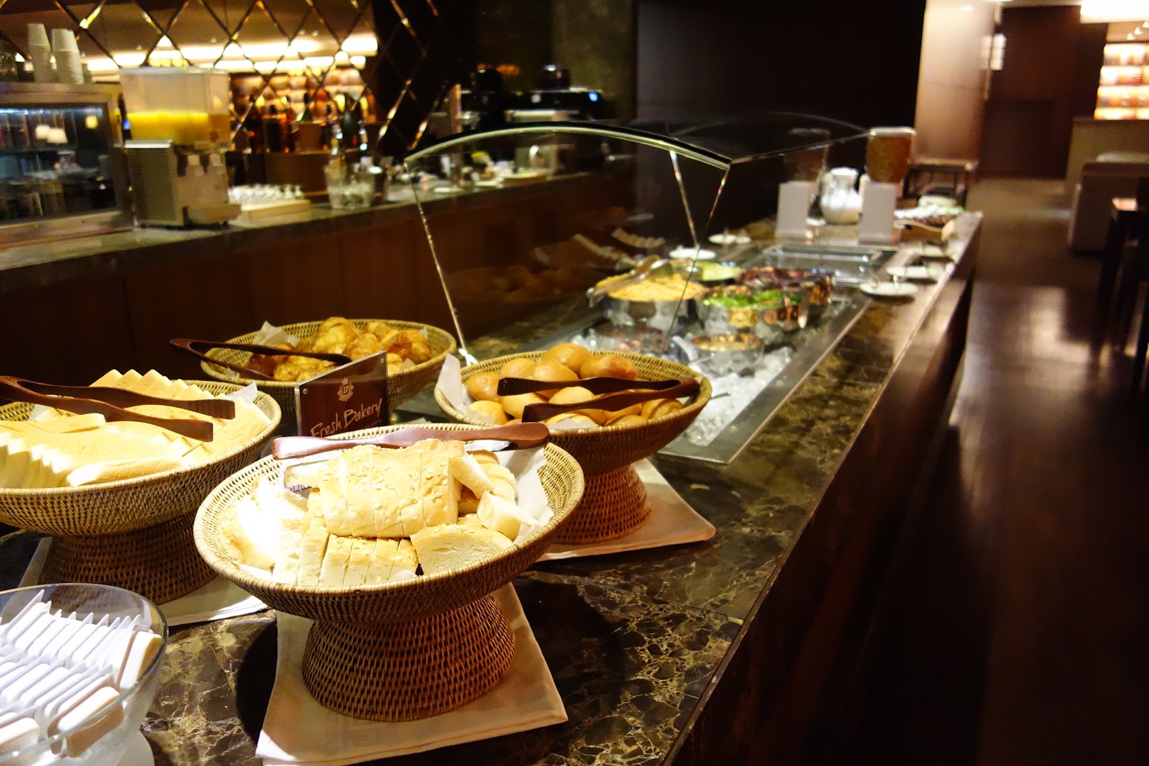 Club Lounge - Crowne Plaza