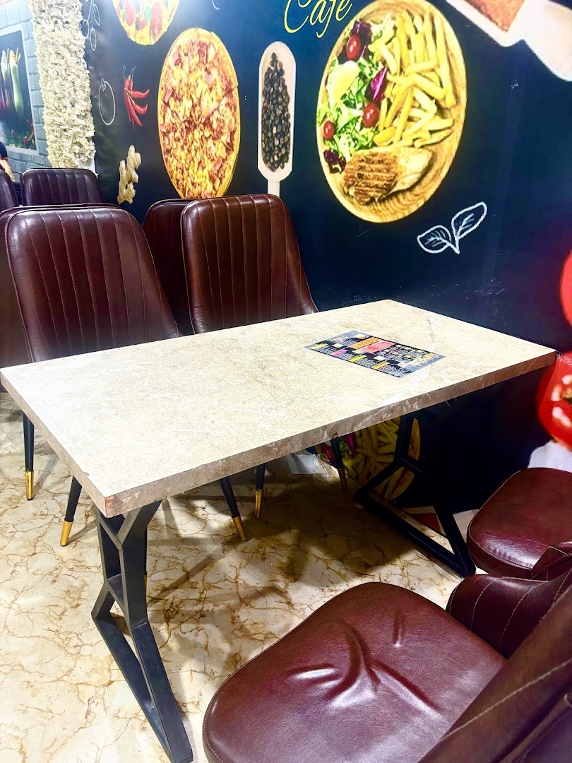 The Indian Pizza Cafe