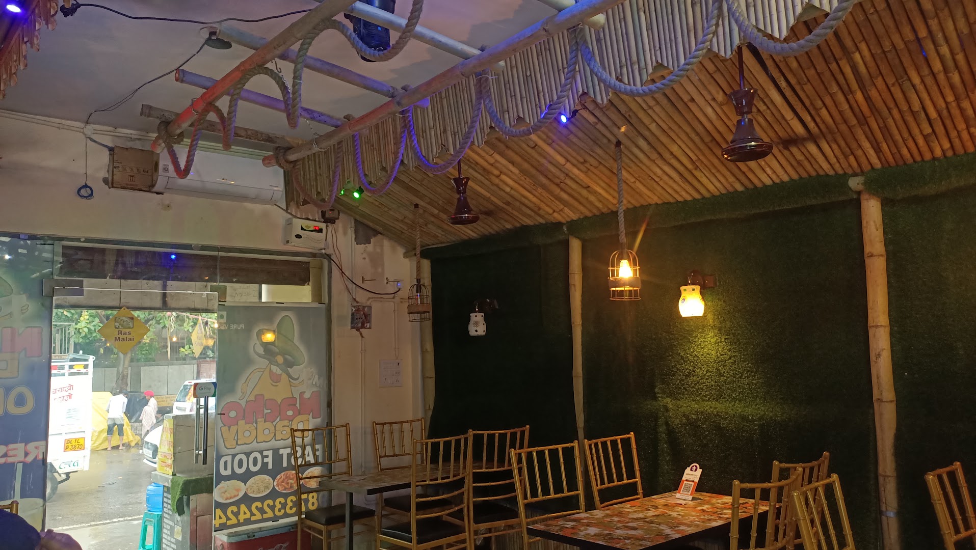 Om Nacho Daddy Cafe & Resturant