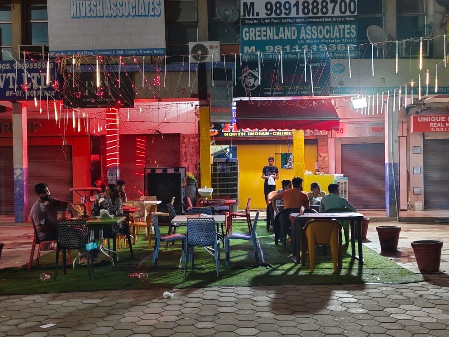 Handiz Restaurant in greater noida